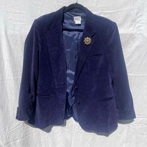 Vintage Sue Brett Chic Navy Blazer with Brooch